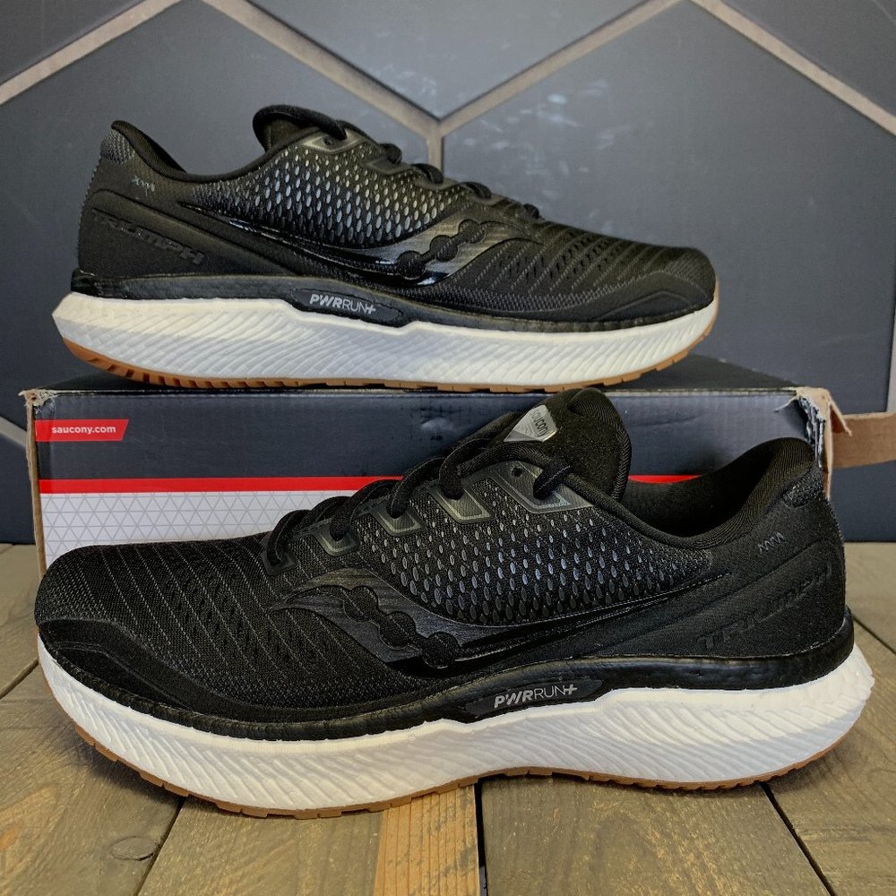 Womens Saucony Triumph 18 Black Gum Running Size 9